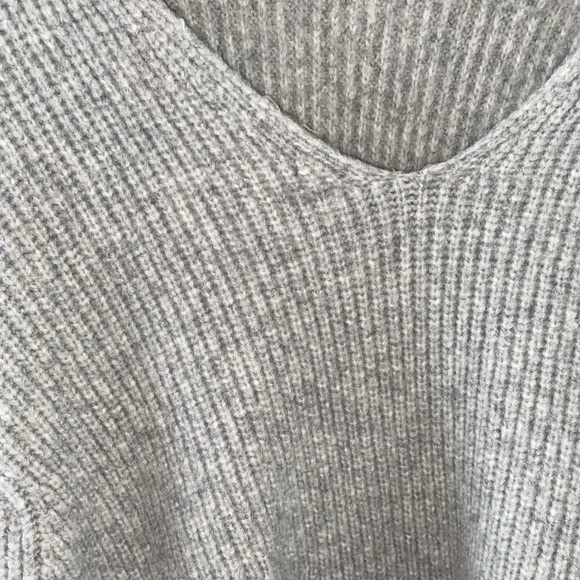Soft Oversized Grey Sweater - size M - Picture 2 of 2